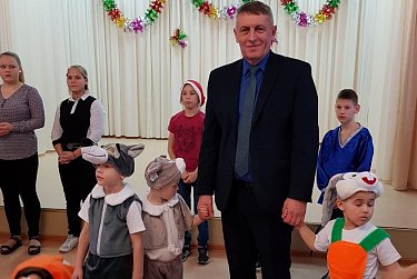 Депутаты поздравляют оренбуржцев с наступающим Новым годом